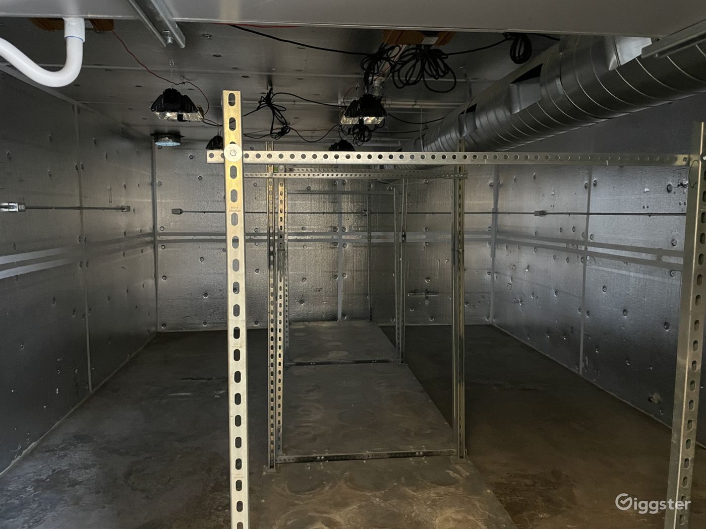 Urban Empty Garage Grow Room Patio Unpaved Yard Rent this location on