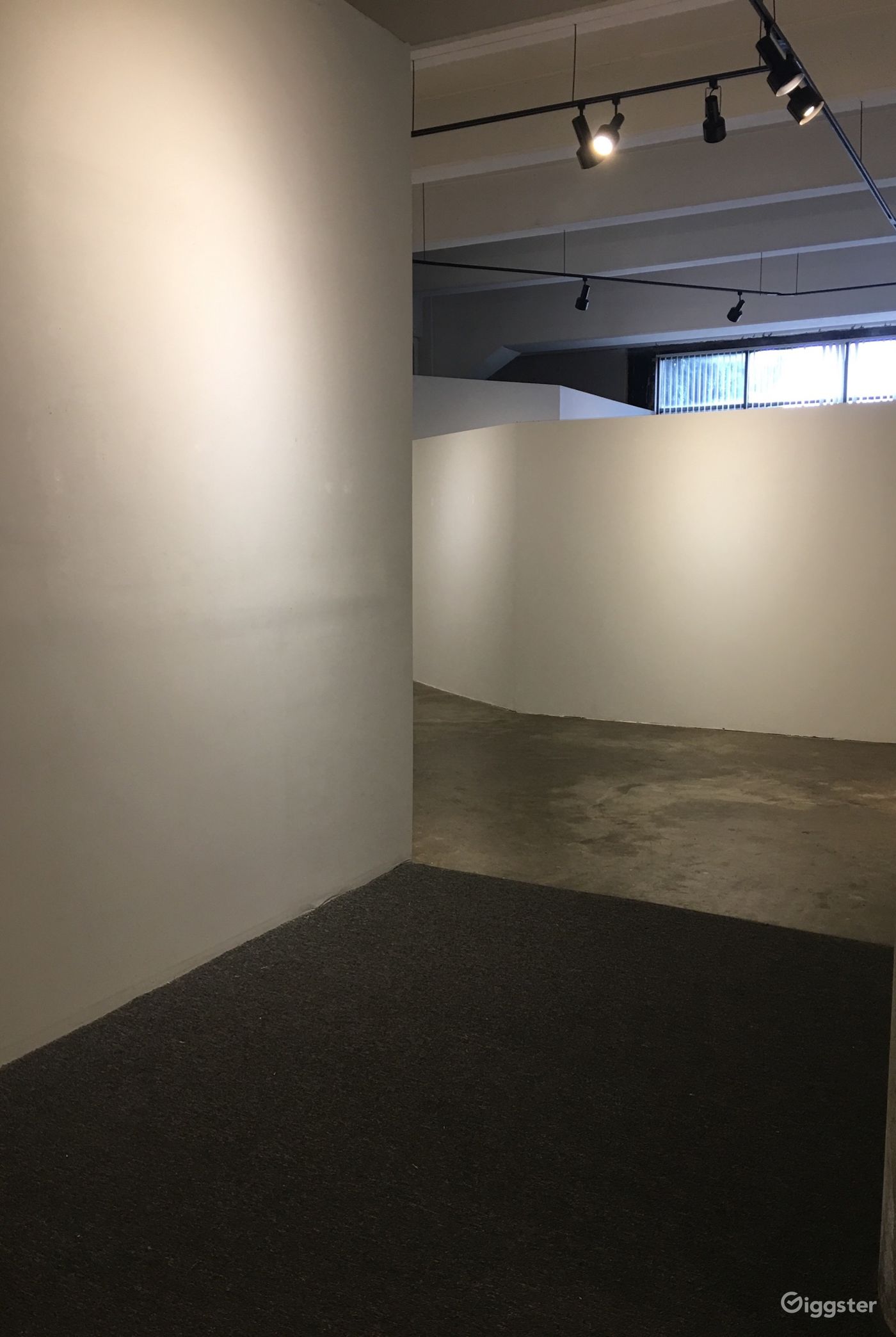 Loft space for creative use Rent this location on Giggster