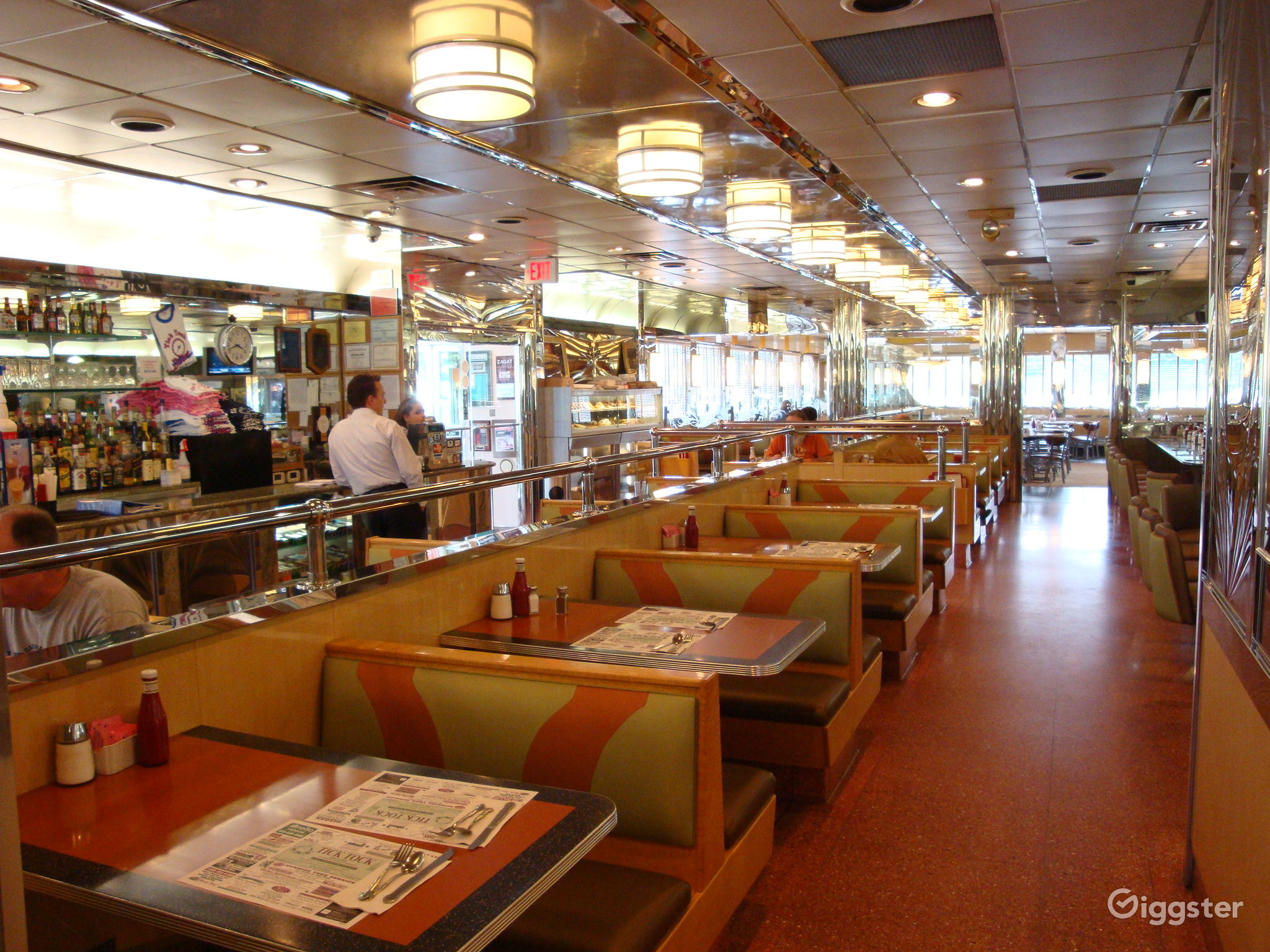 DINER 29 - Traditional Diner with Lots of Space | Rent this location on