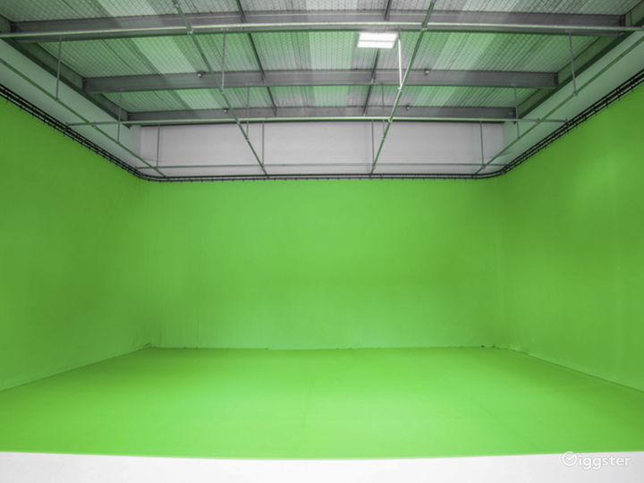 AUCKLAND’S PREMIER FILM AND PHOTOGRAPHIC STUDIO Rent this location on Giggster