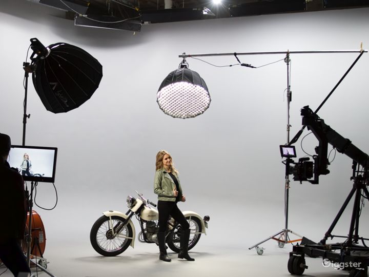 Motorcyle production with Jib