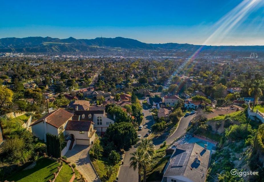 Modern Burbank Hills house with view, deck & pool! Rent this location