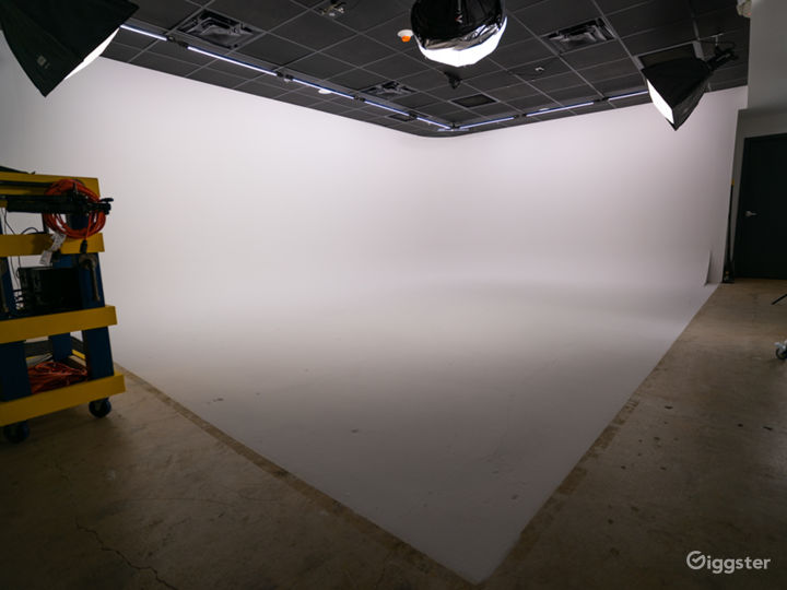 20' x 15' cyclorama wall