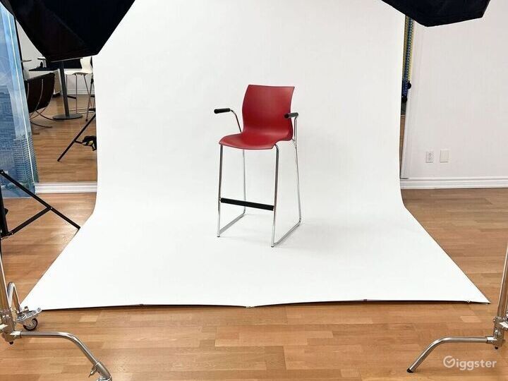 Vaughan Photography Studio Rental & Podcast Set up Rent this location