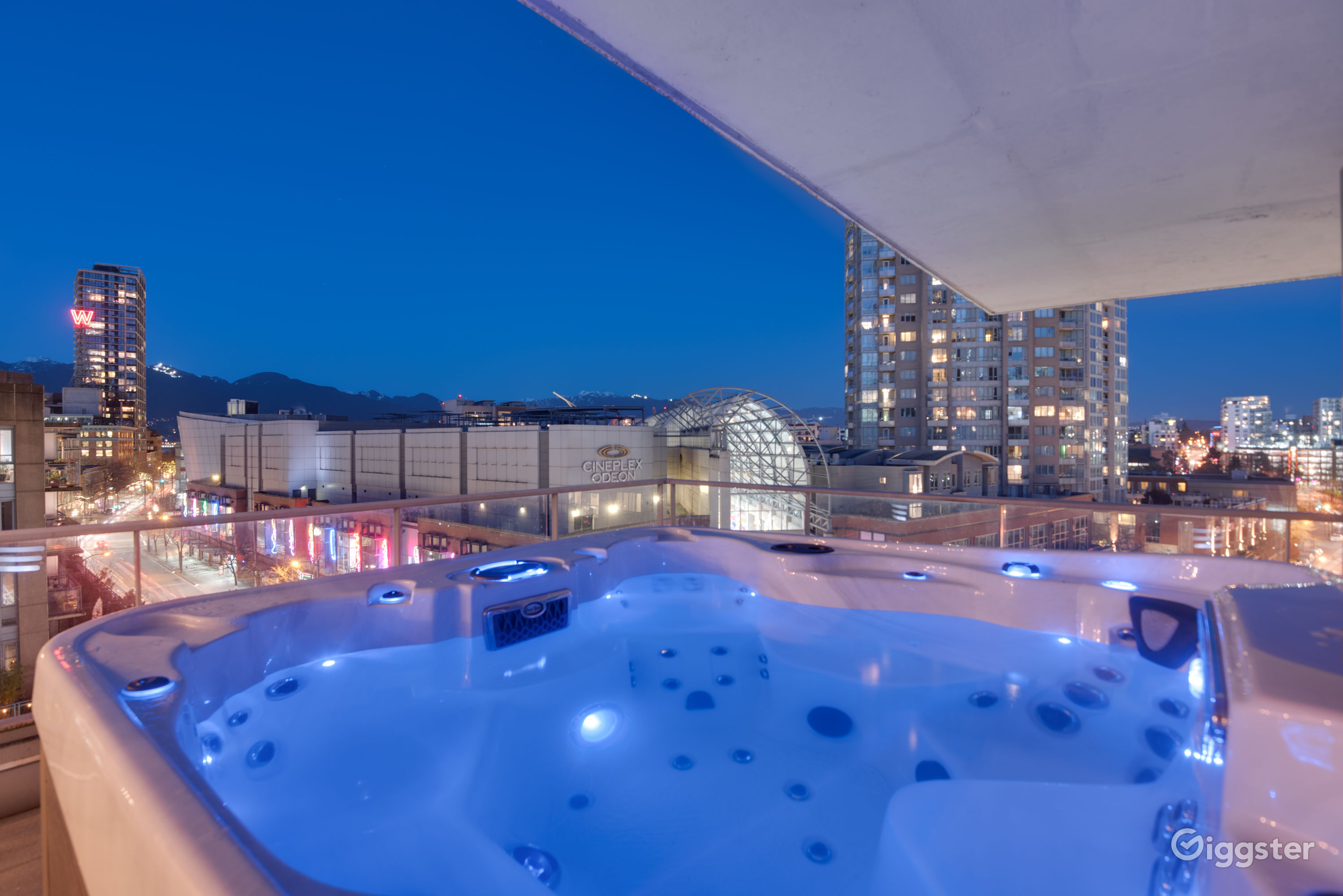 One Of A Kind Luxury Penthouse W Patios | Rent this location on Giggster - Luxury Off-Grid Penthouse Rentals
