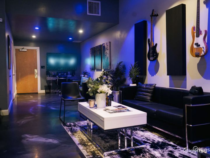 Professional Recording Studio Rent this location on Giggster