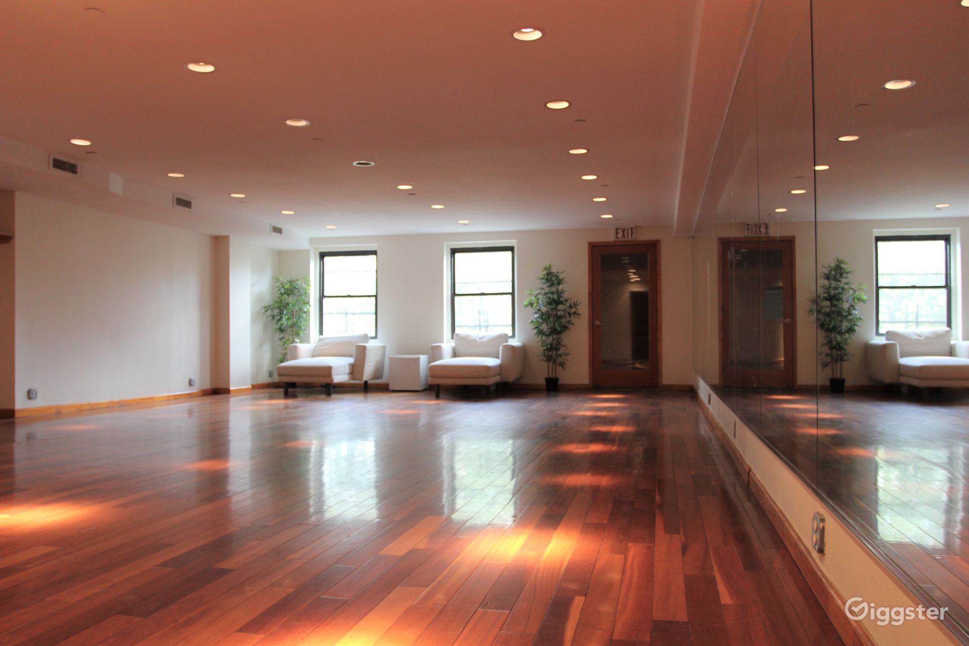 LES Dance/Rehearsal Studio with Natural Light Rent this location on
