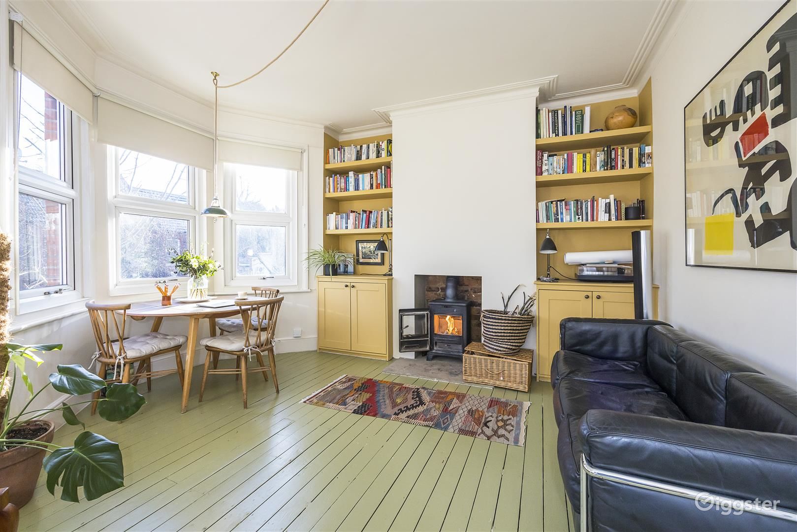 Historic Warner Flat Near Lloyd Park Rent this location on Giggster