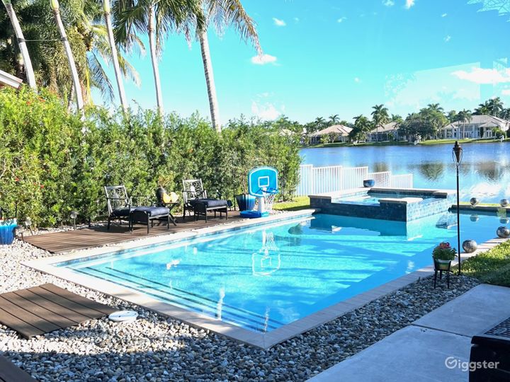 Beautiful Lake Escape Photo 3