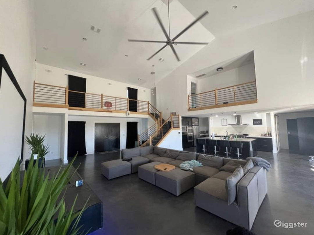 4 Bedroom Luxurious Clubhouse Photo 1