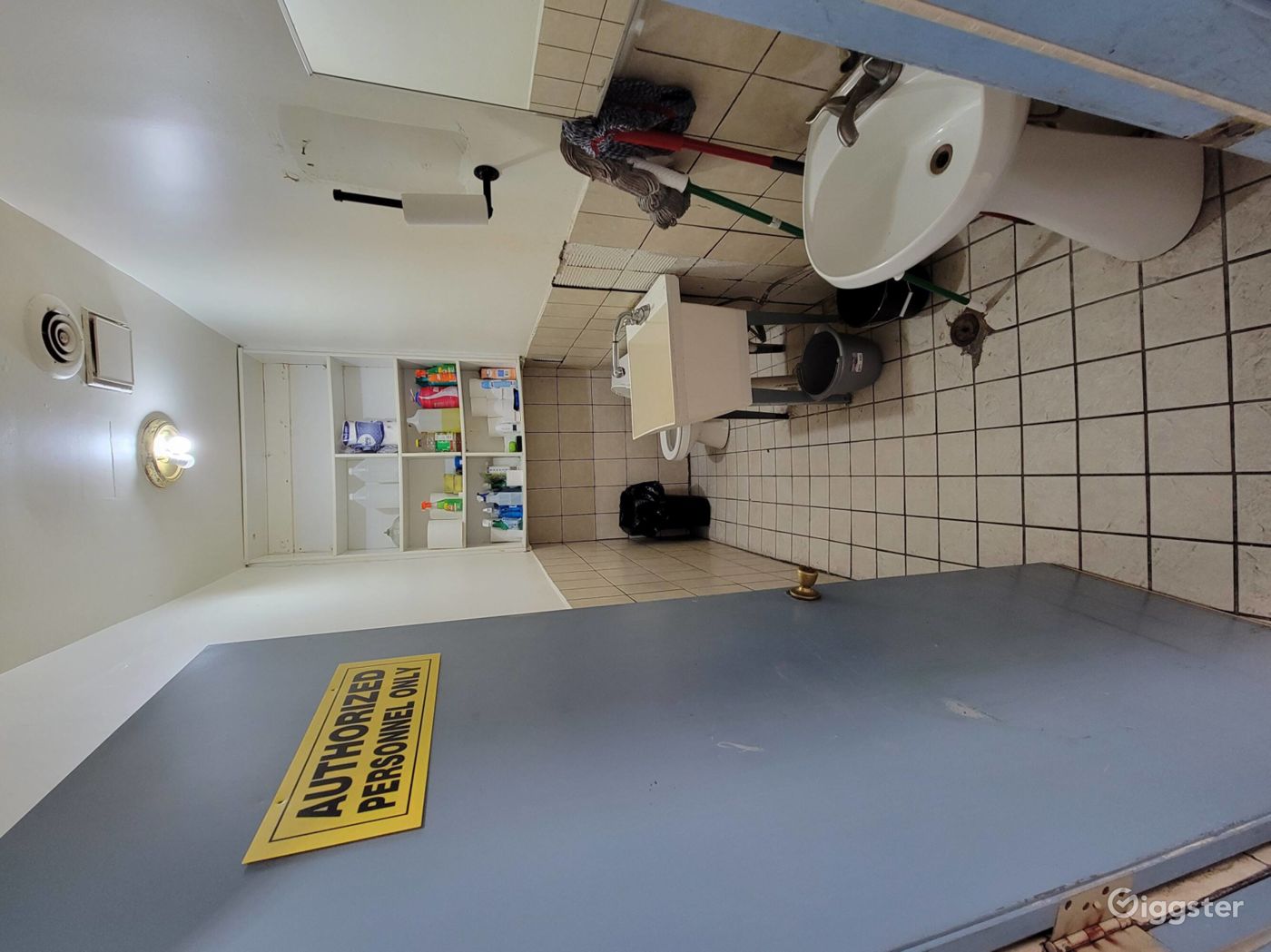 Creative Commercial Space at Heart of Pilsen Rent this location on