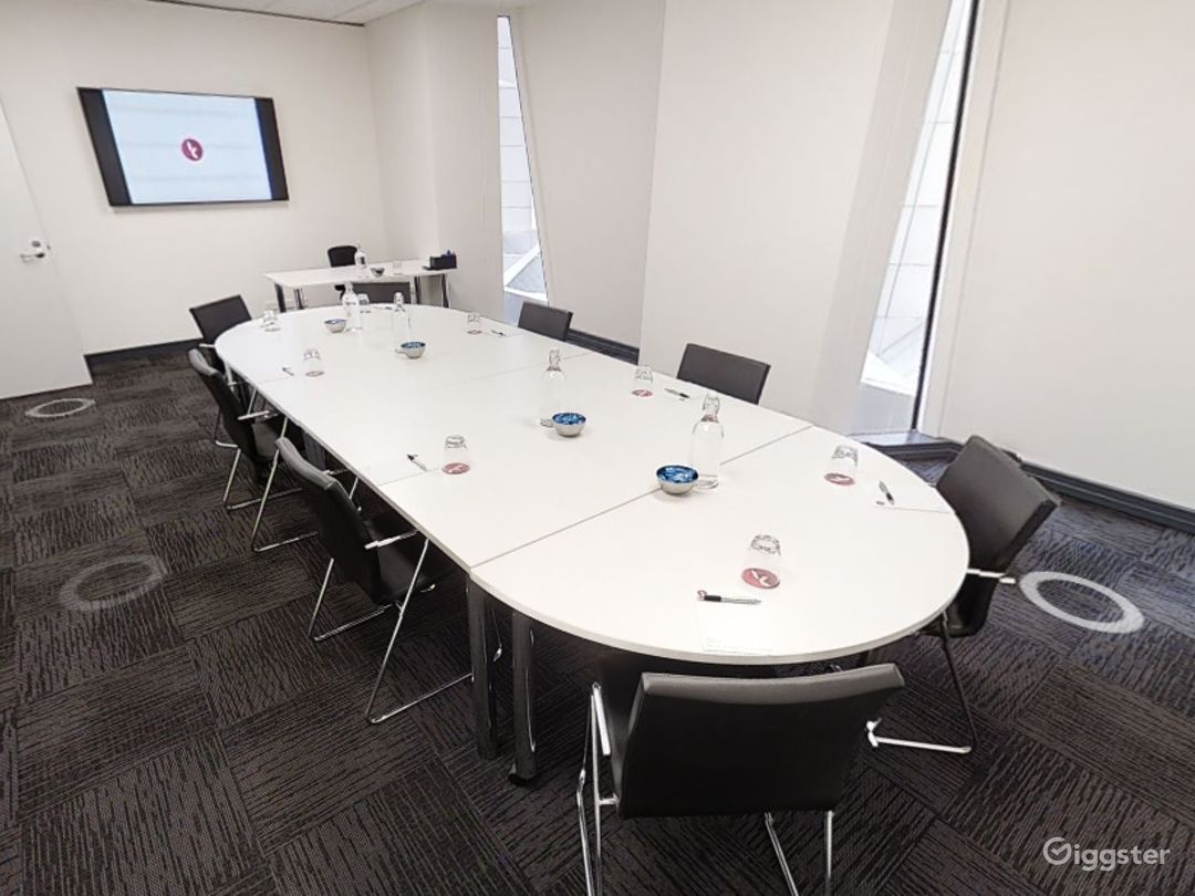 Room 1.01 ll Perth Photo 2