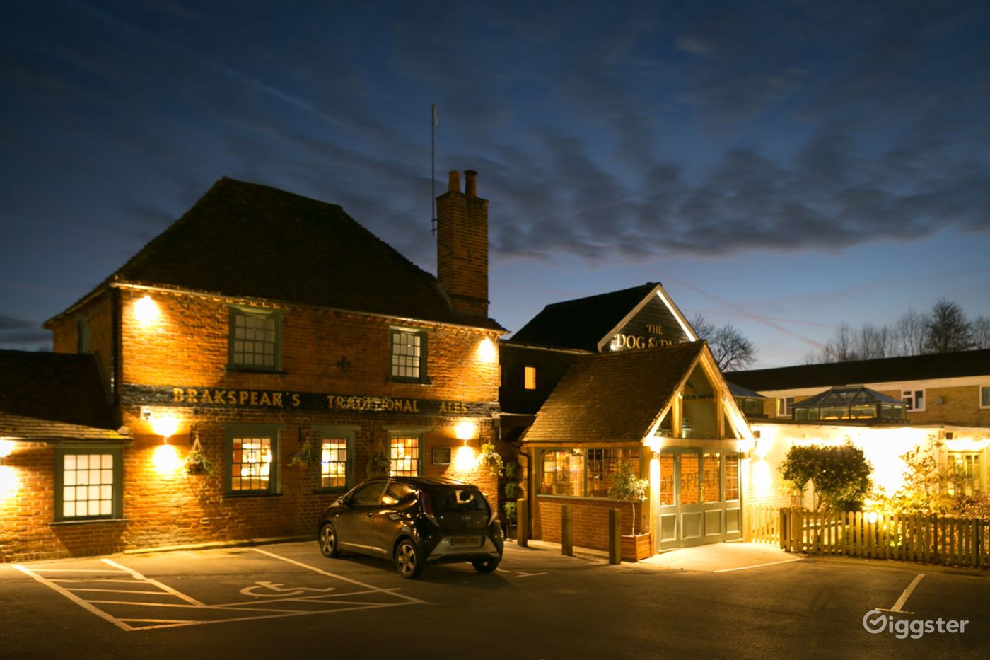 Traditional English Pub in Wokingham Rent this location on Giggster