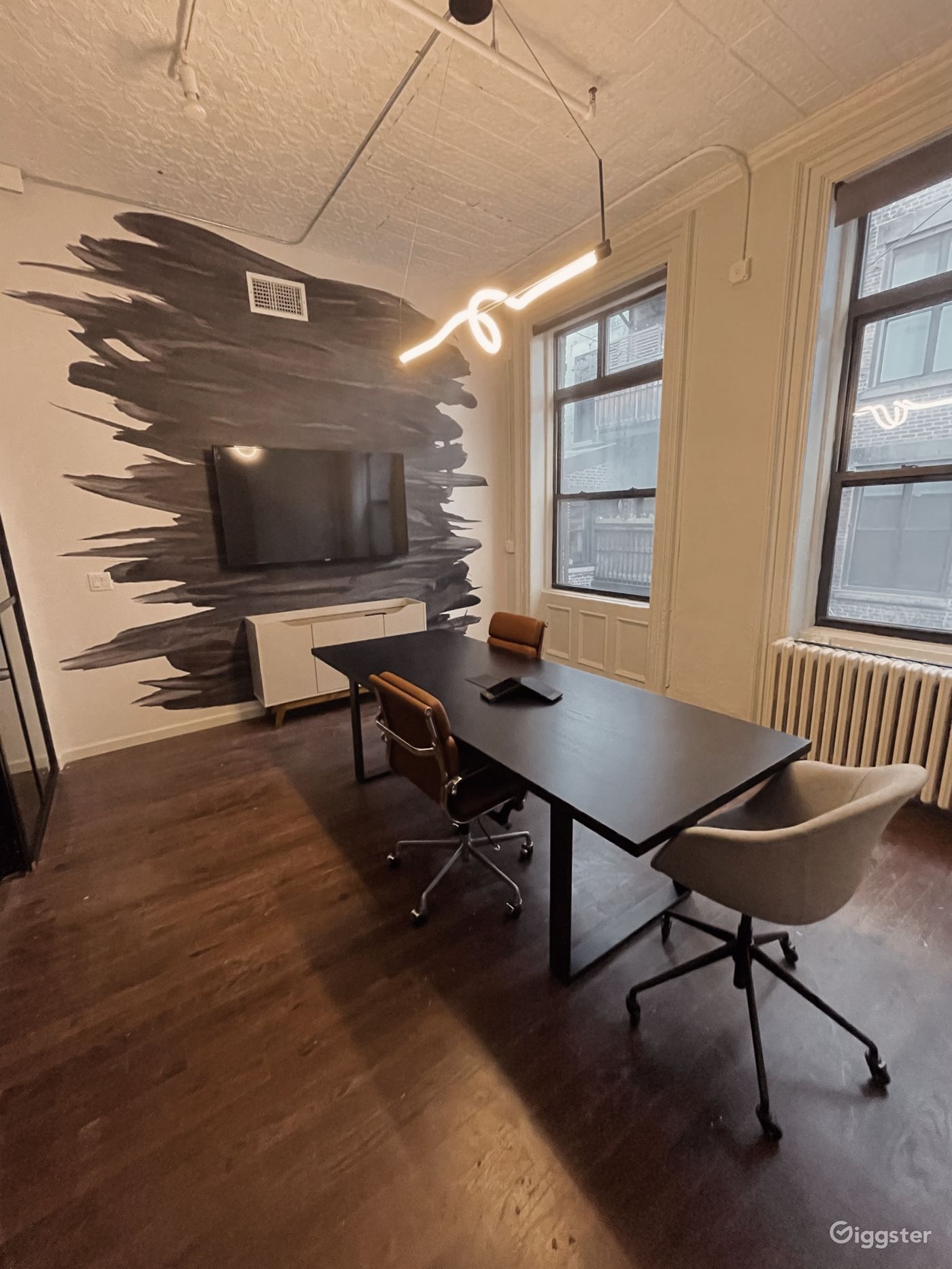 Union Square Chic and Flexible Modern Office Rent this location on