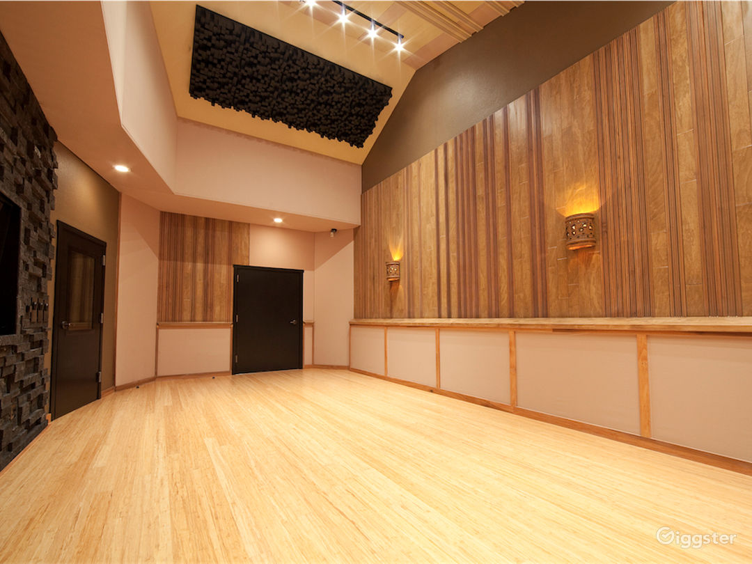 Elegant Recording &amp; Rehearsal Space near PDX Photo 2