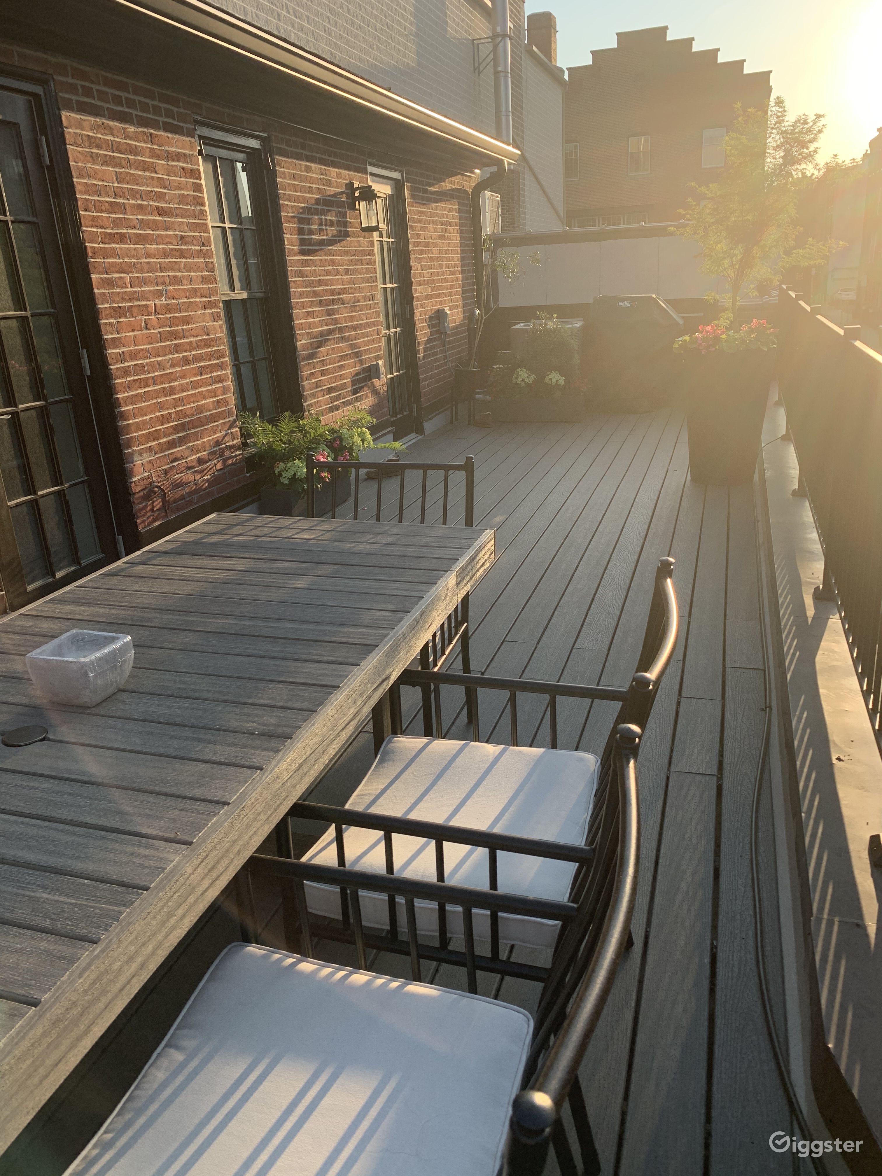 Old City Carriage House Rent this location on Giggster