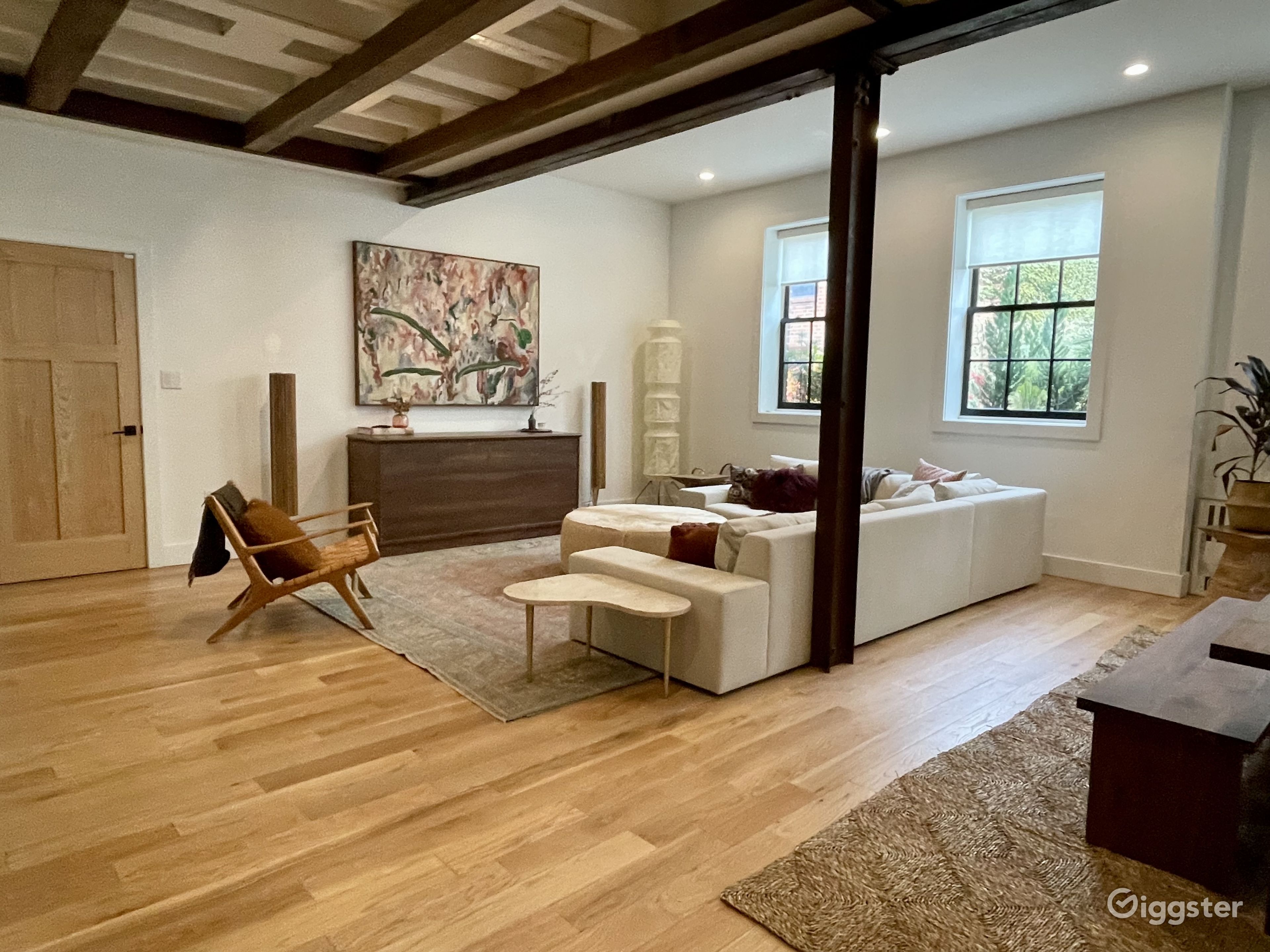 Old City Carriage House Rent this location on Giggster