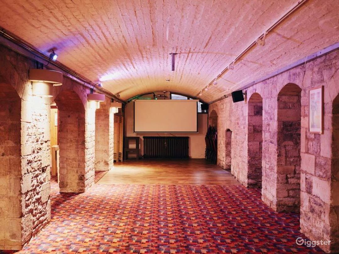 Theatre lounge - holds up to 200