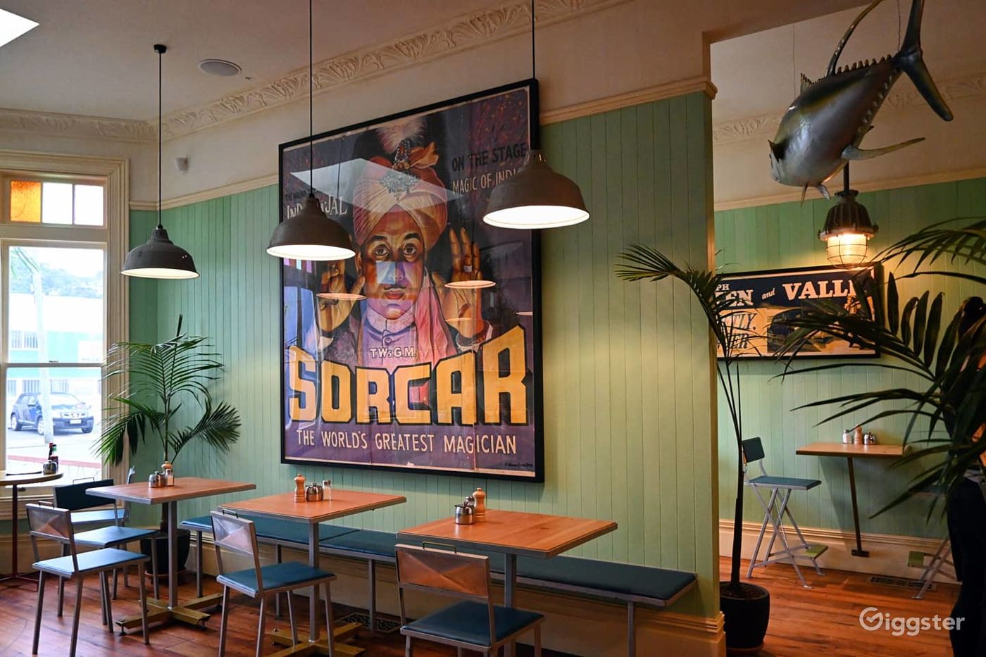 Atmospheric and Cozy Coffee Shop Rent this location on Giggster