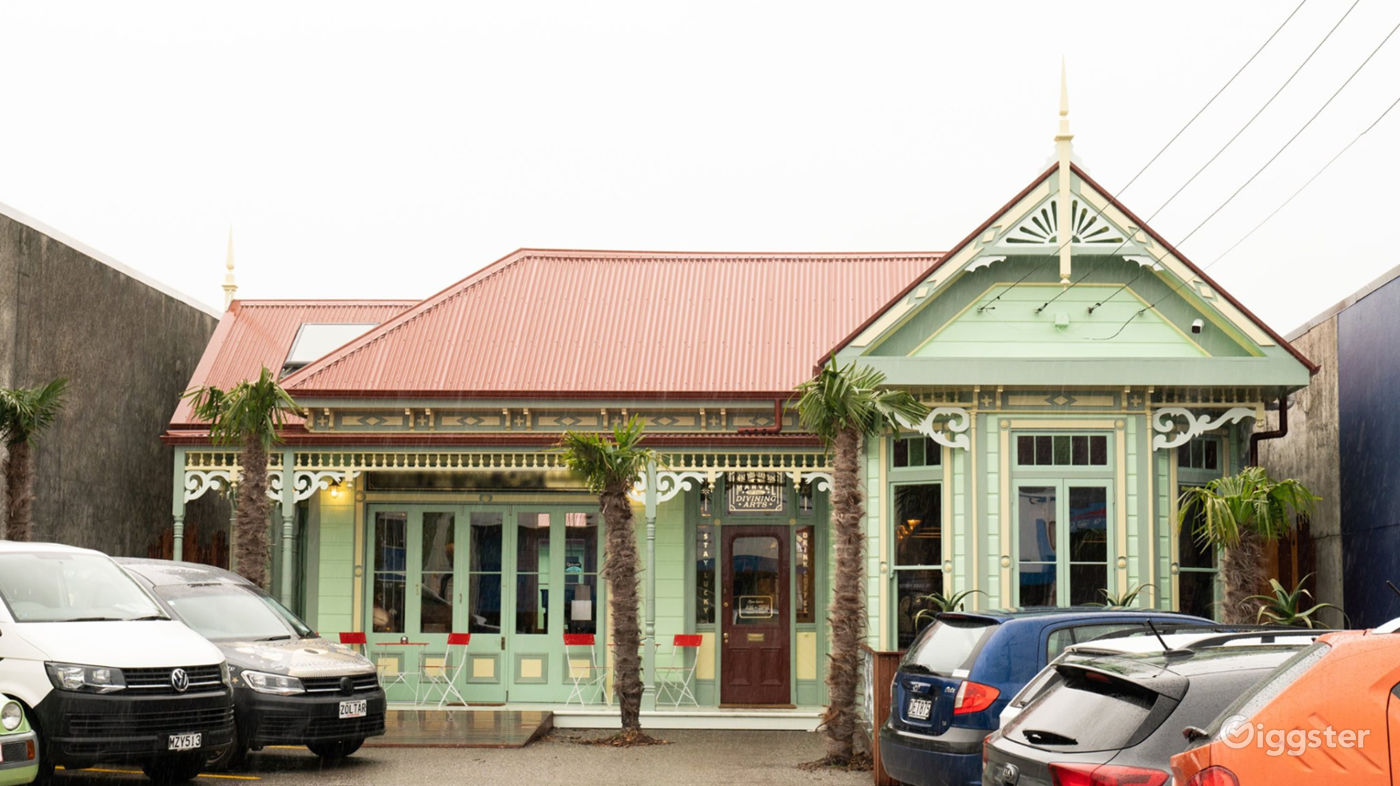 Atmospheric and Cozy Coffee Shop Rent this location on Giggster