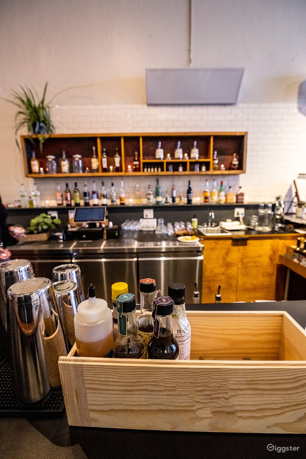 Classy Craft Cocktail Bar & Restaurant Rent this location on Giggster