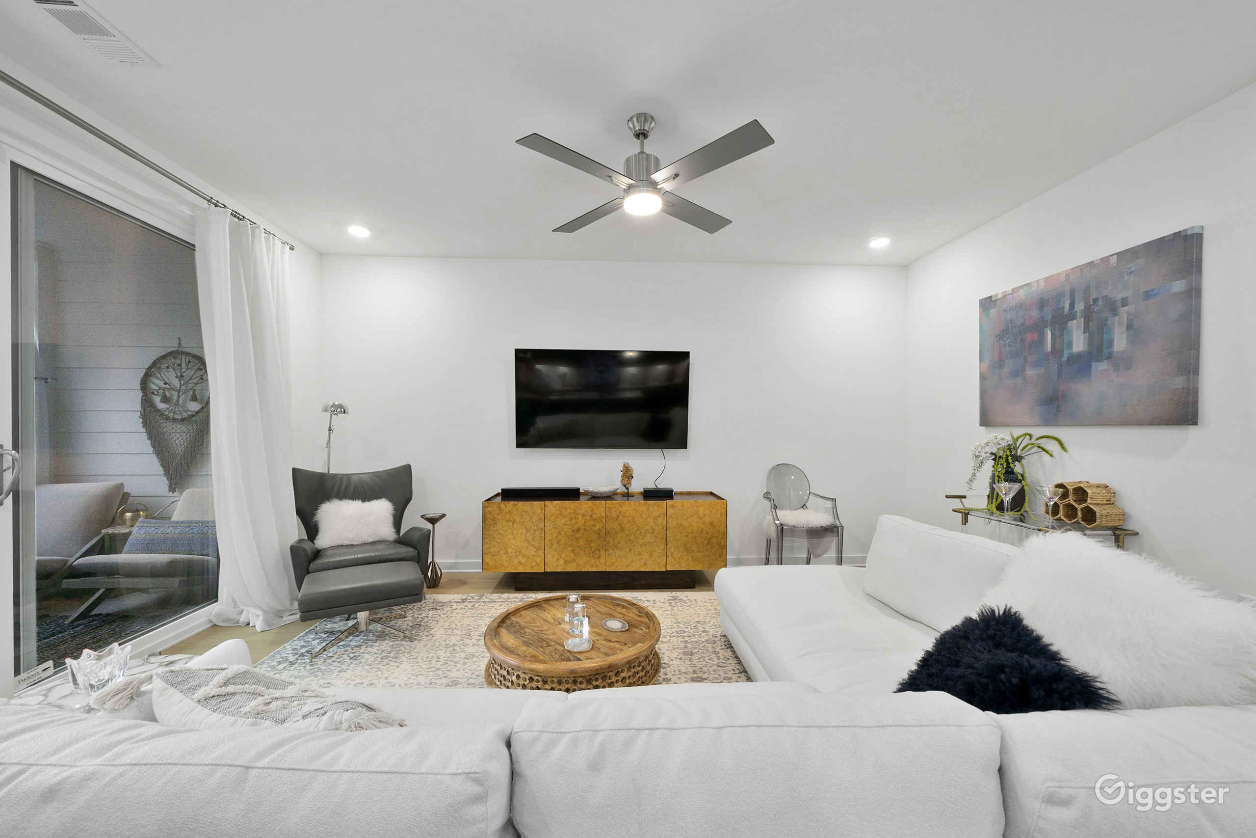 Luxury in Grant Park Rent this location on Giggster