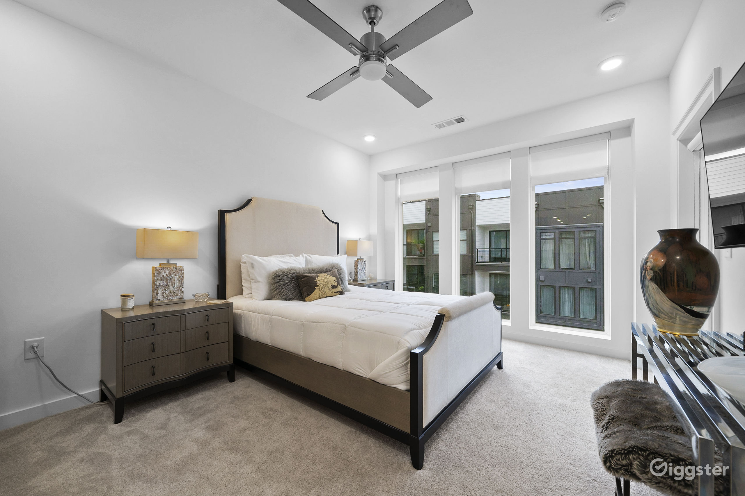 Luxury in Grant Park Rent this location on Giggster