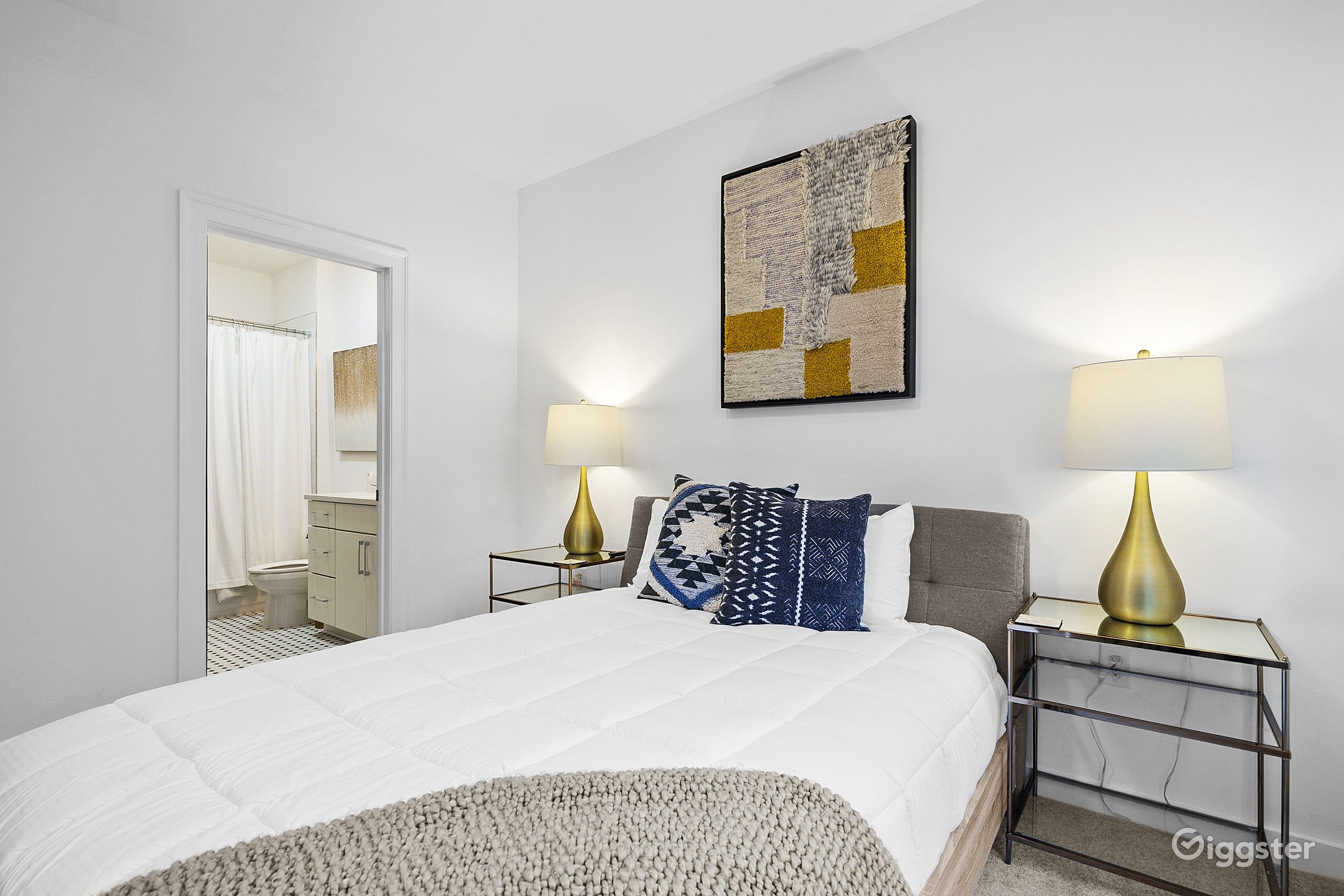 Luxury in Grant Park Rent this location on Giggster