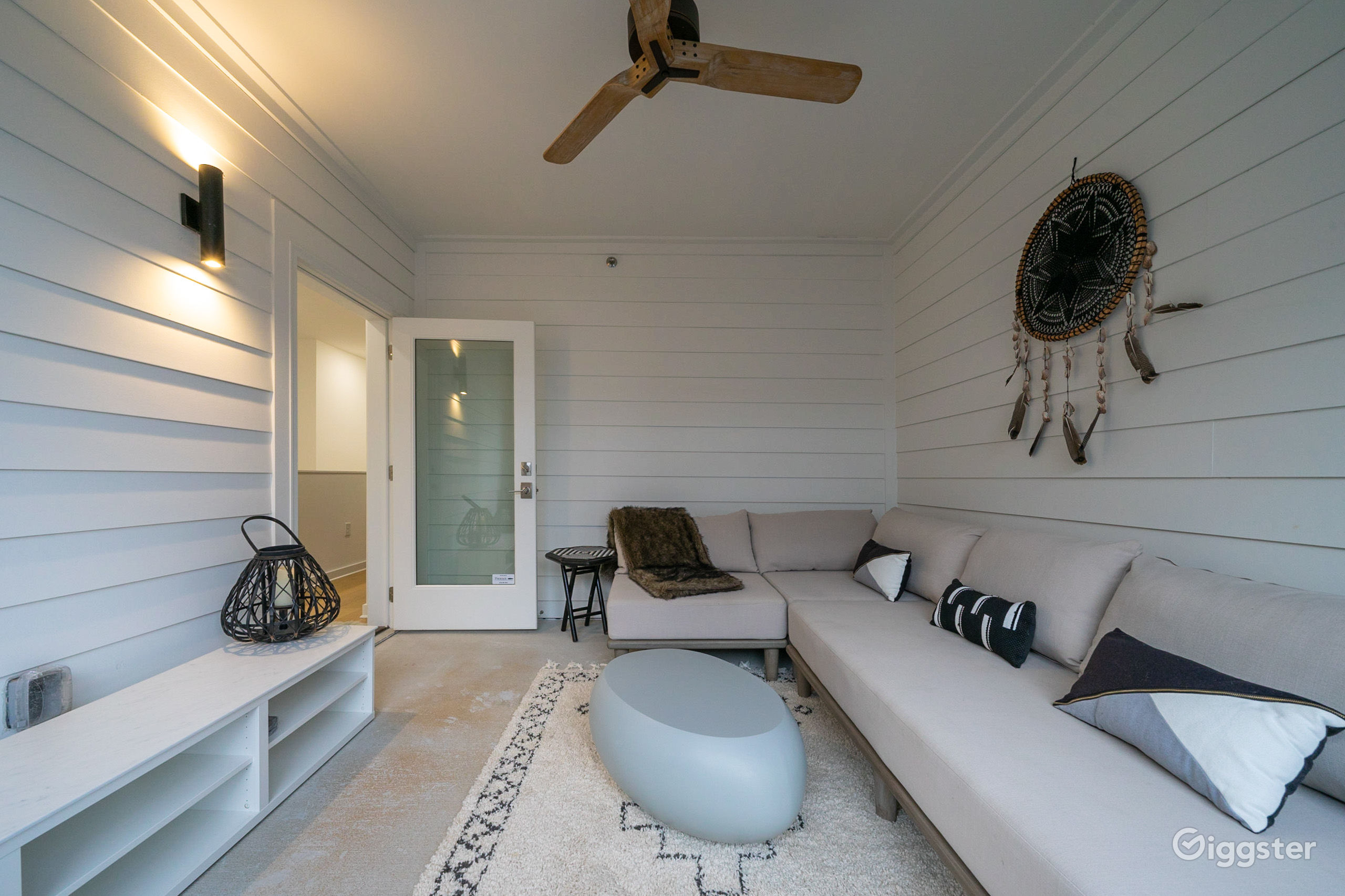 Luxury in Grant Park Rent this location on Giggster