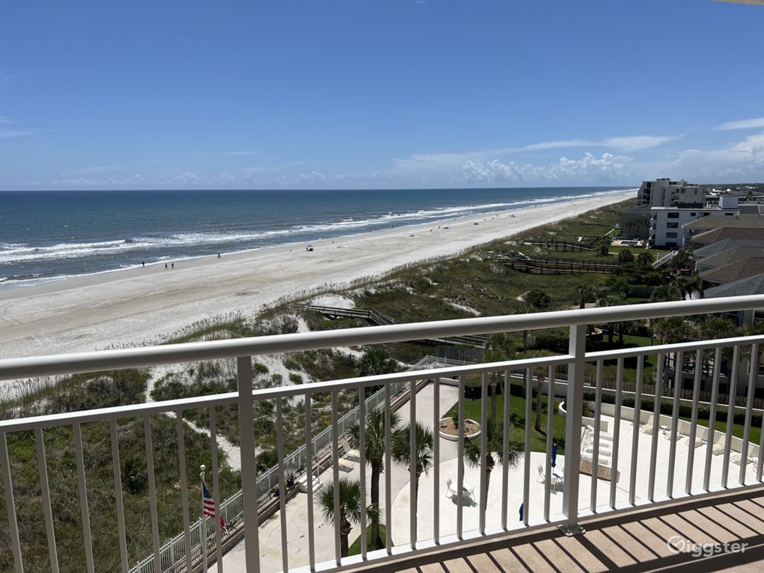 Beachfront Condo -6th floor w/ 55’ balcony &#38; glass Photo 2