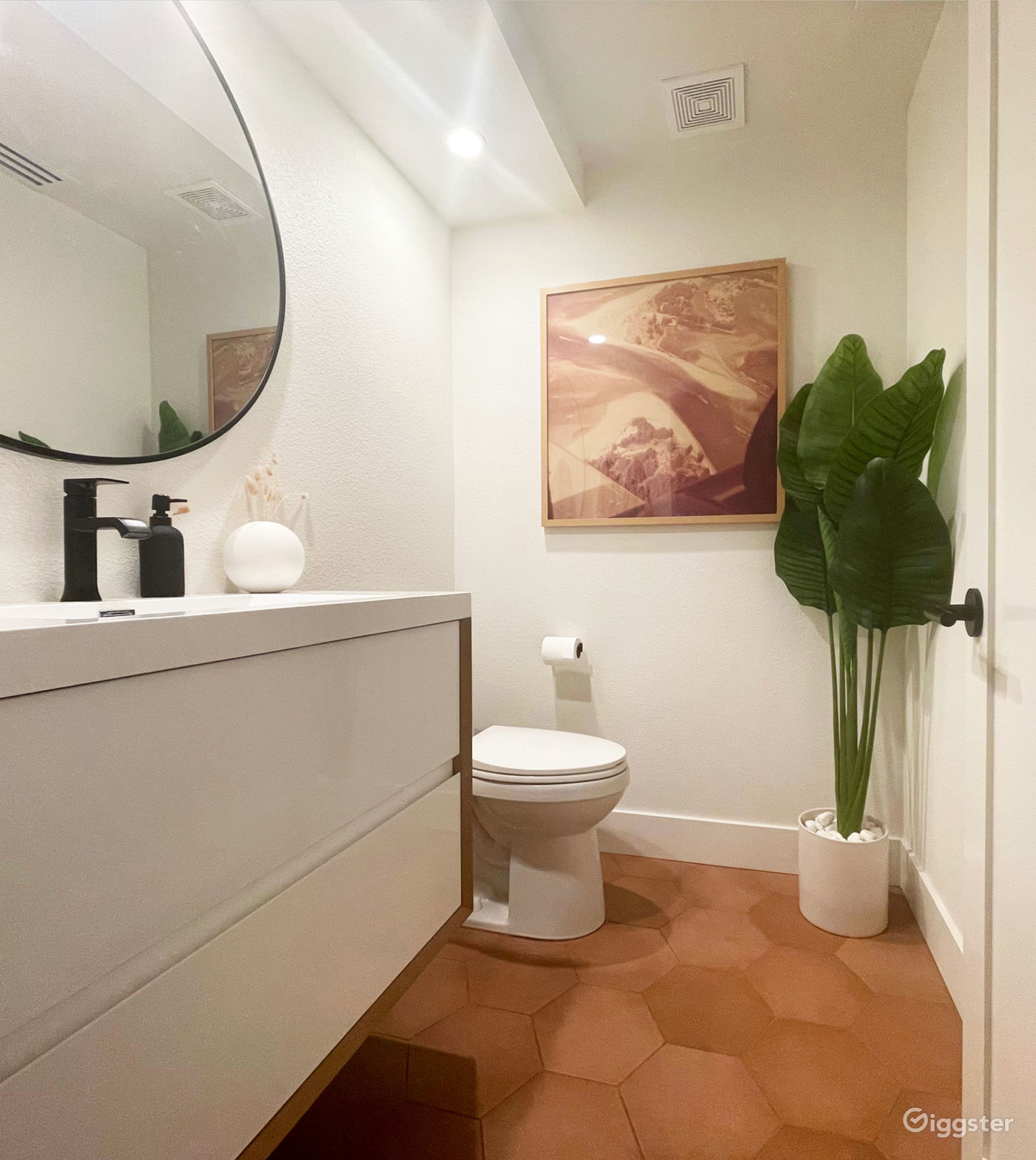 Beachy, Bright Family Home, Eastside Costa Mesa Rent this location on