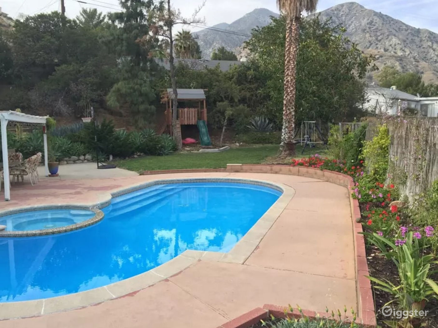 Sylmar Mountain View With Pool Rent this location on Giggster