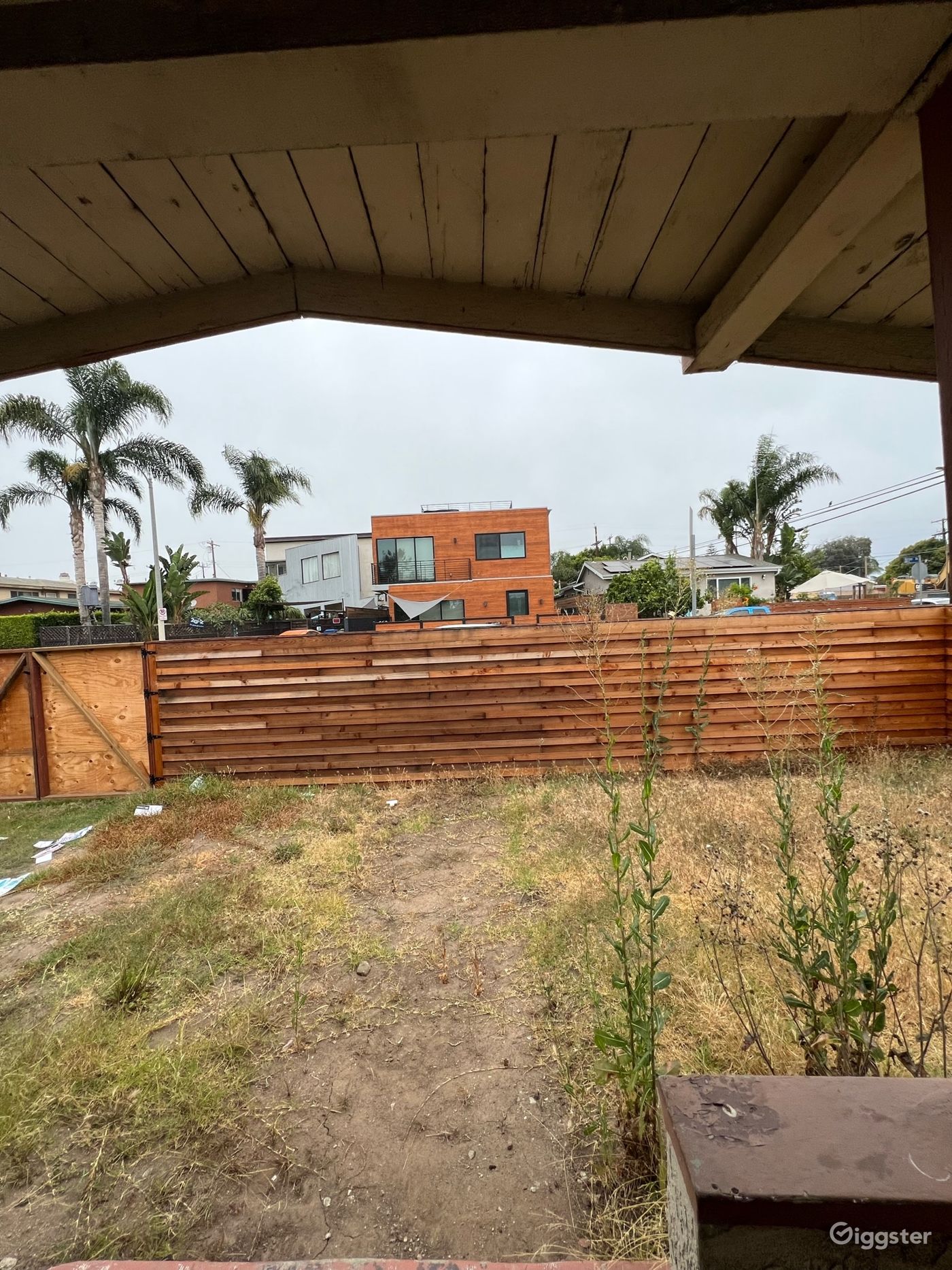 Abbot Kinney Spooky Rundown Contained Thriller Set Rent this location