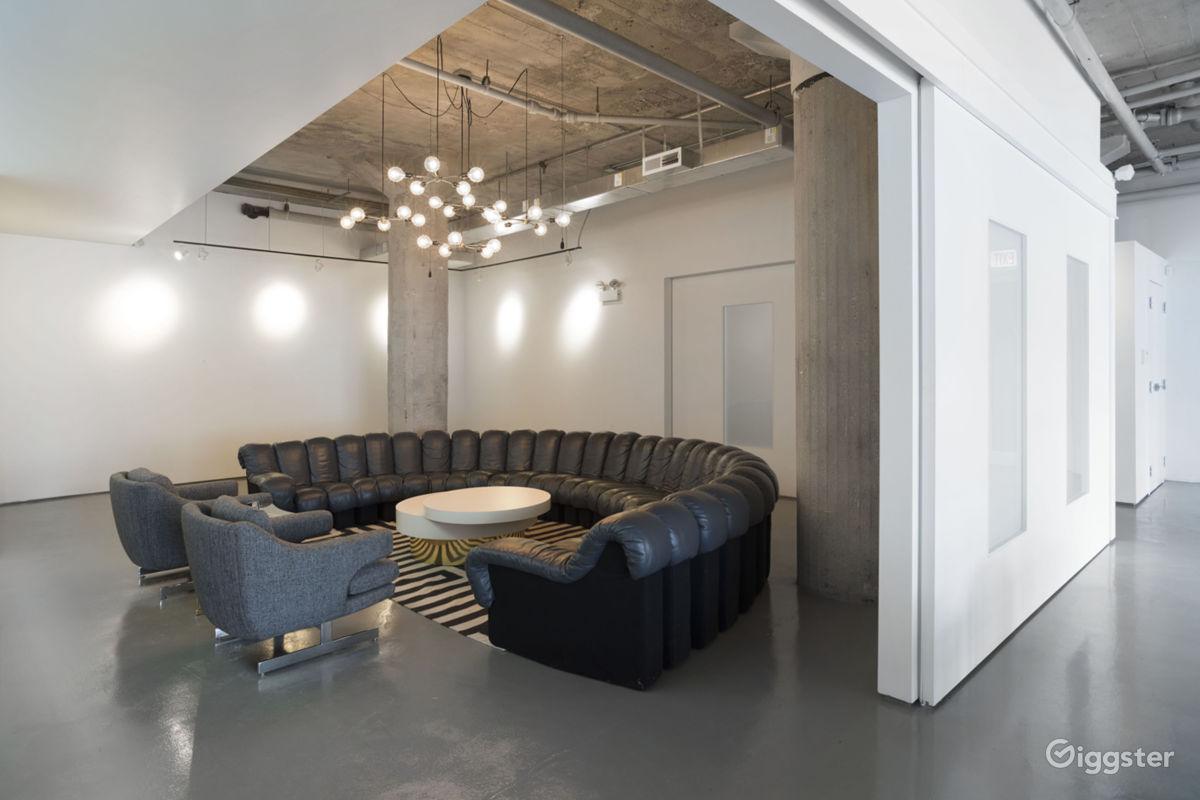 Large Modern West Loop Loft Space Rent this location on Giggster