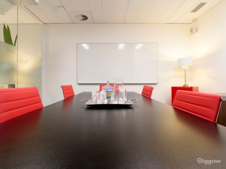 Red Boardroom in Melbourne Photo 4