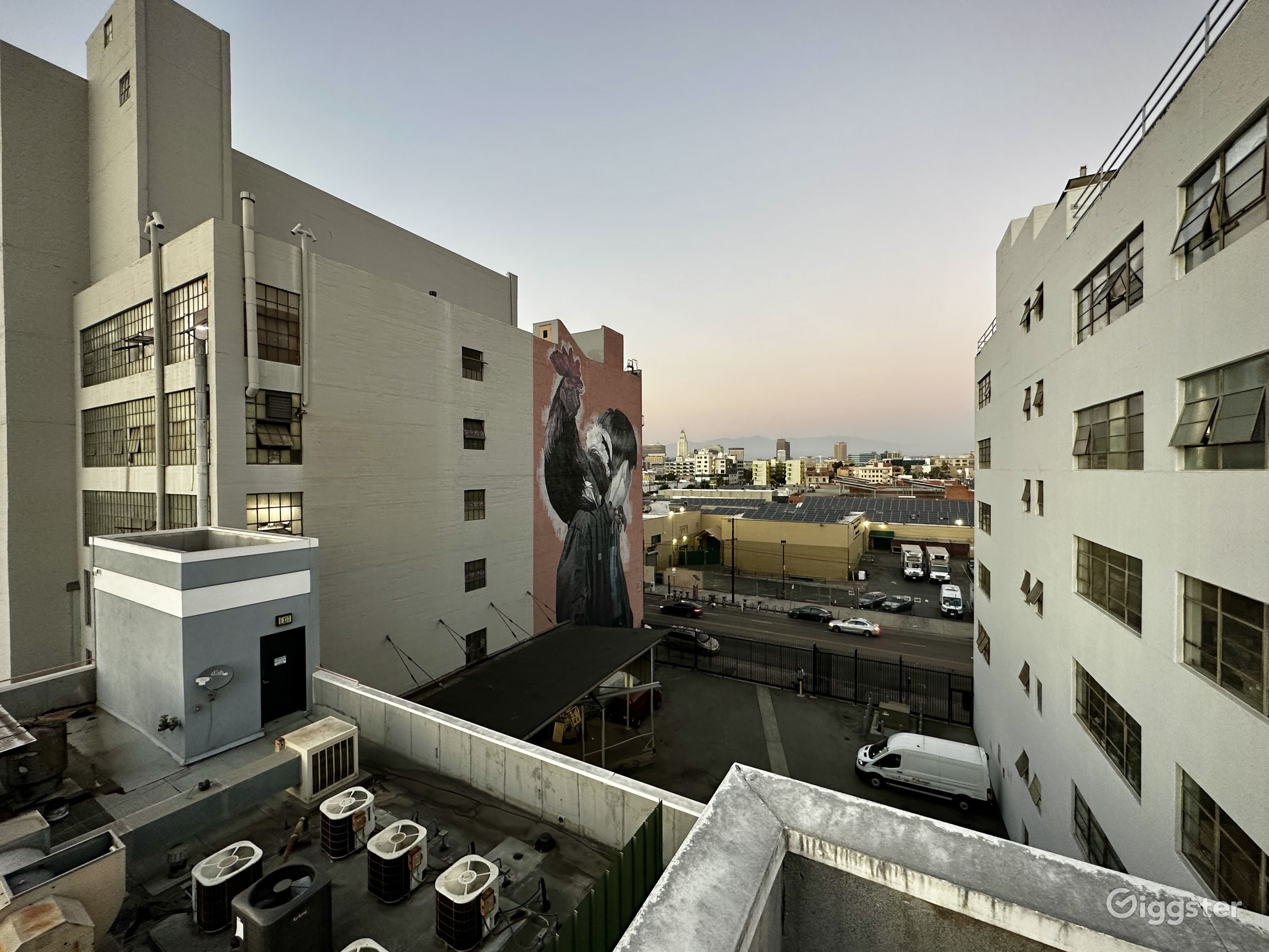 Multilevel Rooftop Immersed in Scenic Cityscape Rent this location on Giggster