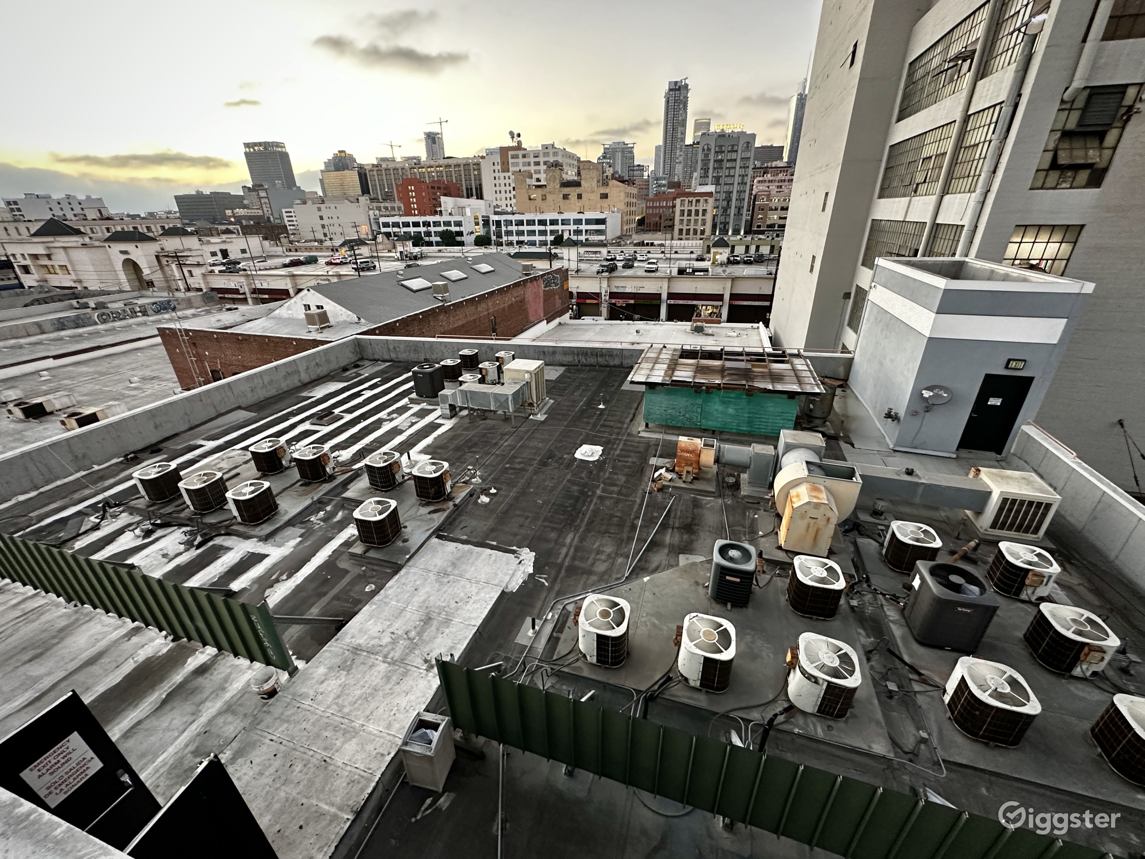 Multilevel Rooftop Immersed in Scenic Cityscape Rent this location on Giggster