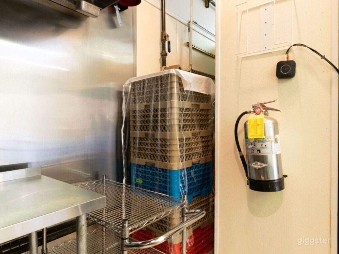 Secluded Restaurant Set w/ Full Commercial Kitchen Photo 4