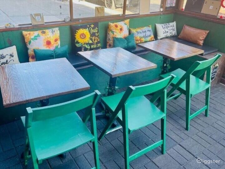 Intimate Restaurant Wine Bar in Astoria Rent this location on Giggster