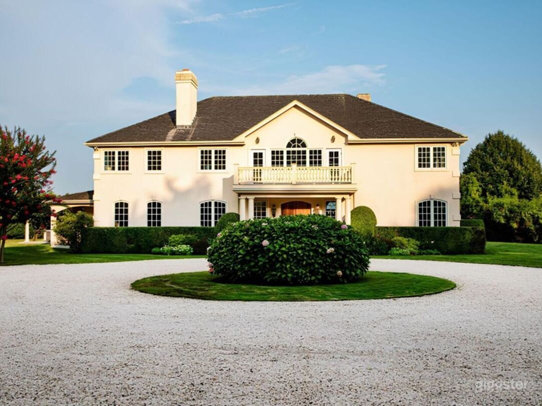 Secluded Newly Renovated Hamptons House Photo 2
