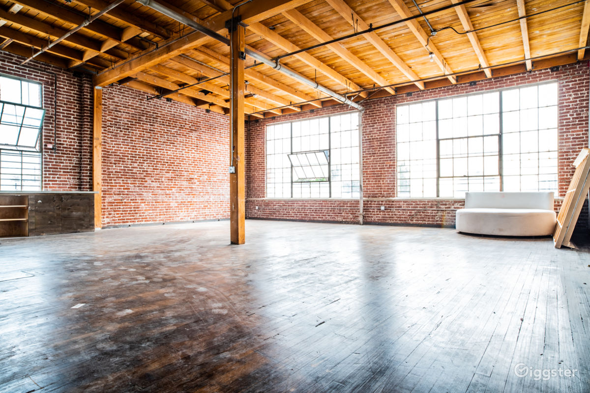Rent New York Style Loft Natural Light Exposed Brick Film Studio Rent The Film Studio Loft Photography Tv Stage