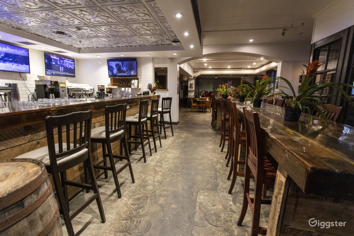 Fine Dine Restaurant with Bar & Lounge (Buyout) Rent this location on