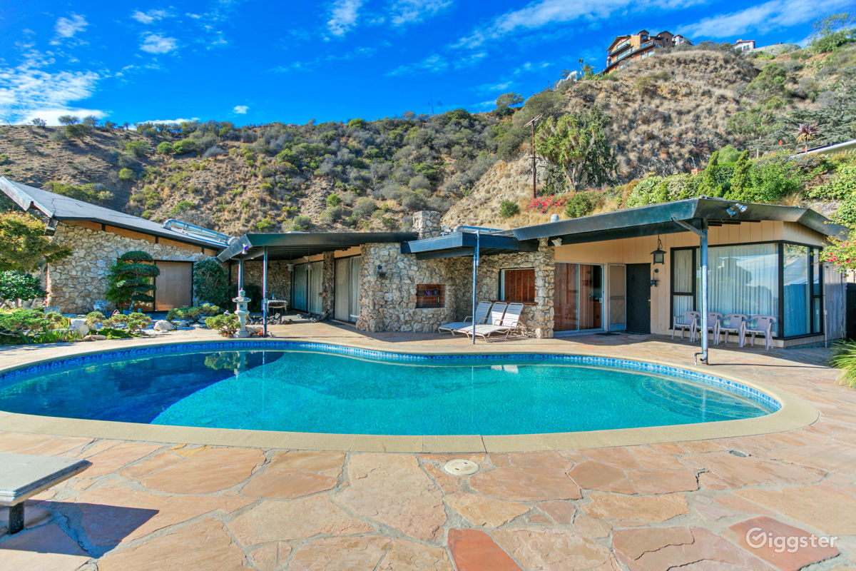 rent retro sky house residential for film photoshoot in los