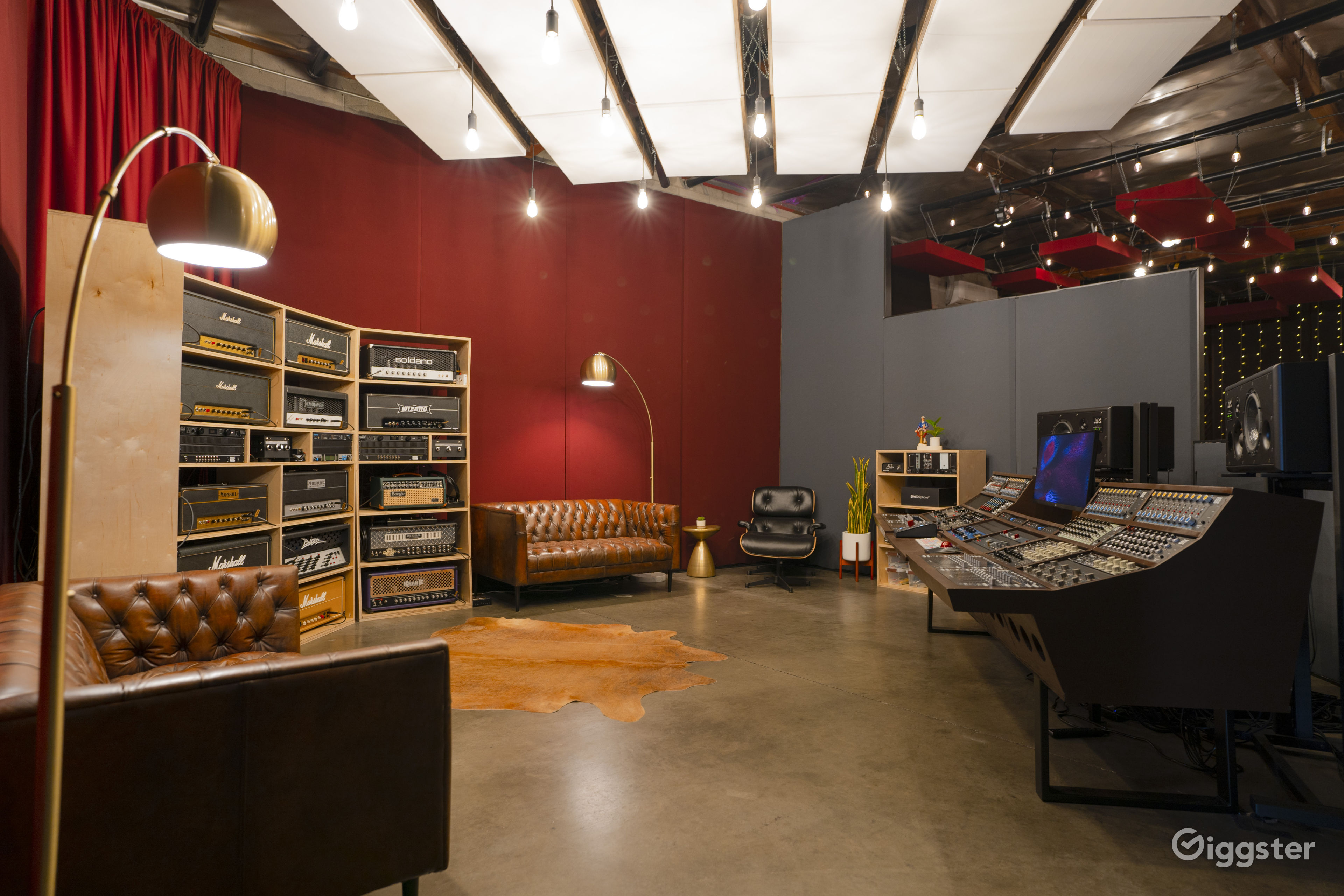 Luxury Sound Stage / Recording Studio Rent this location on Giggster