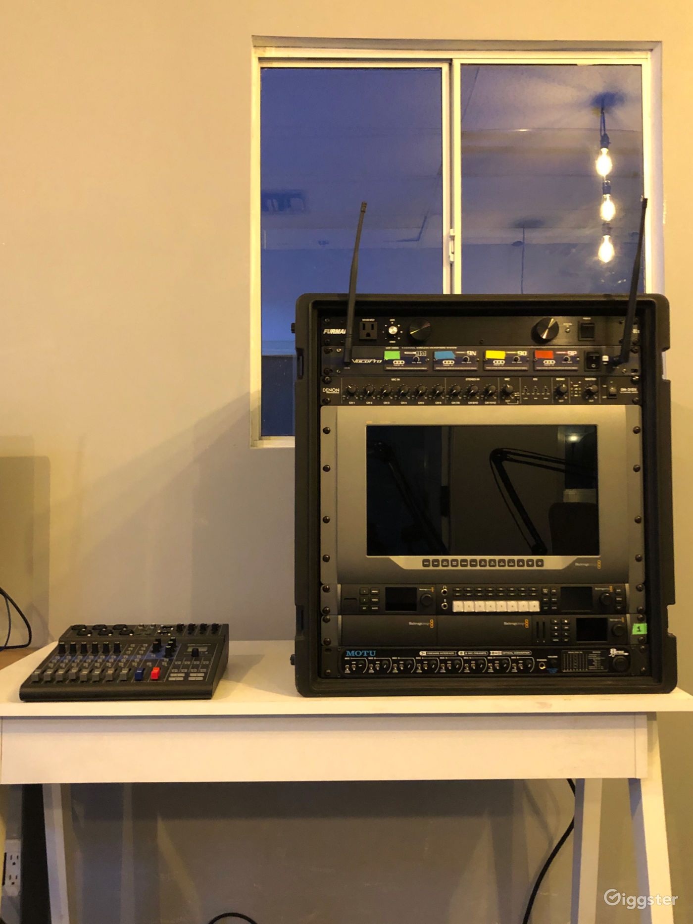 Empty Recording Studio Space For Rent Los Angeles - 6v46gvp
