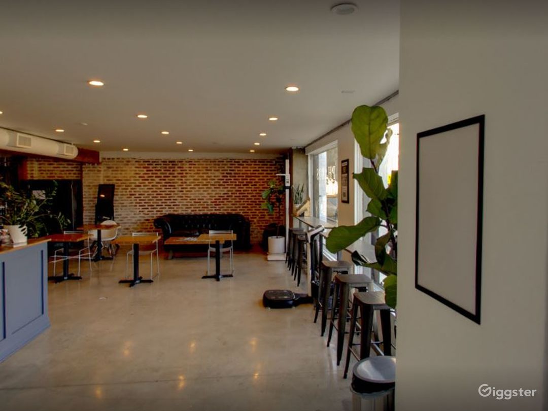 1,500 SQFT Beautiful Lobby for Filming &amp; Photoshoots Photo 4