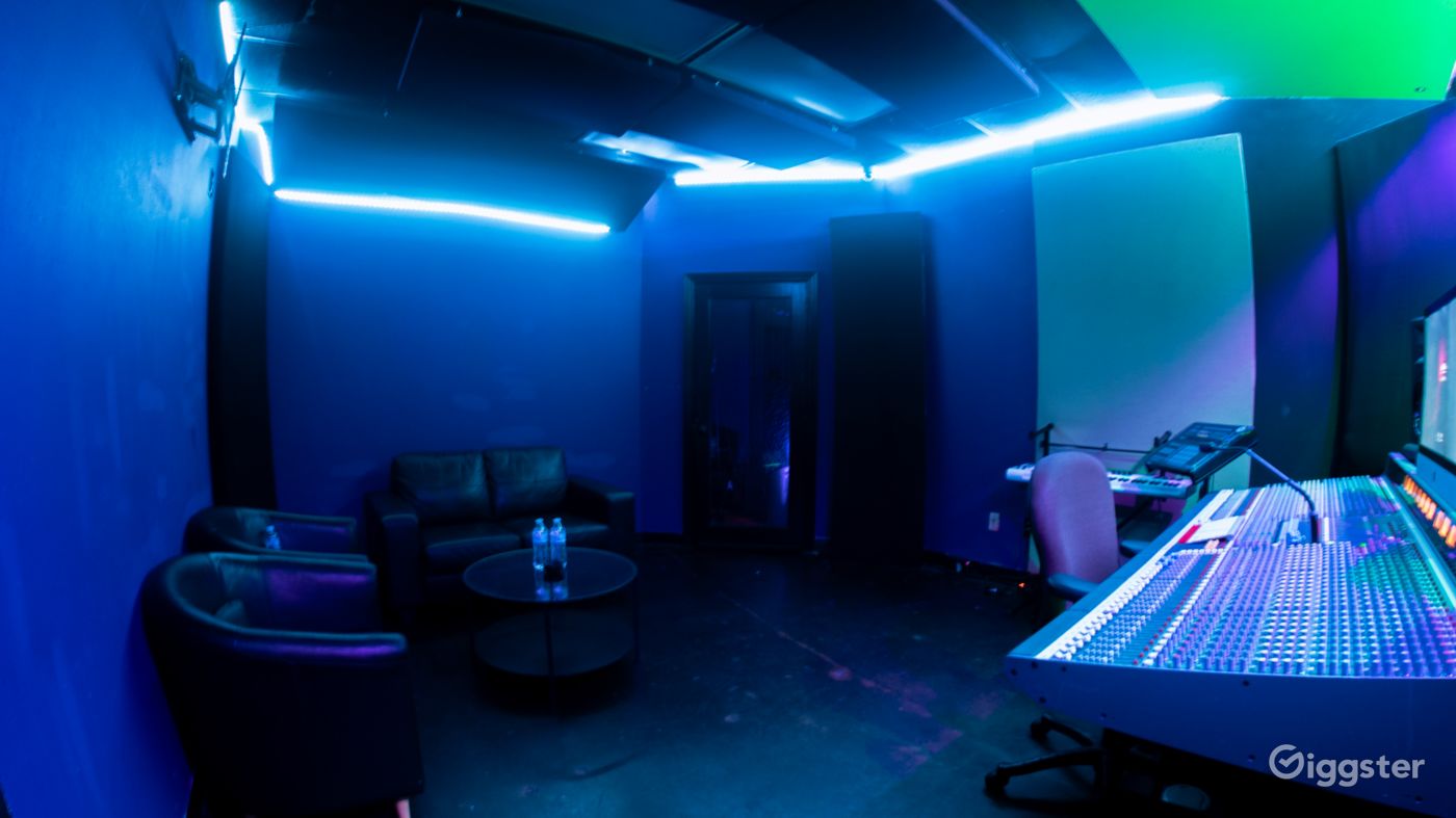 Suburban Media Studio Rent this location on Giggster