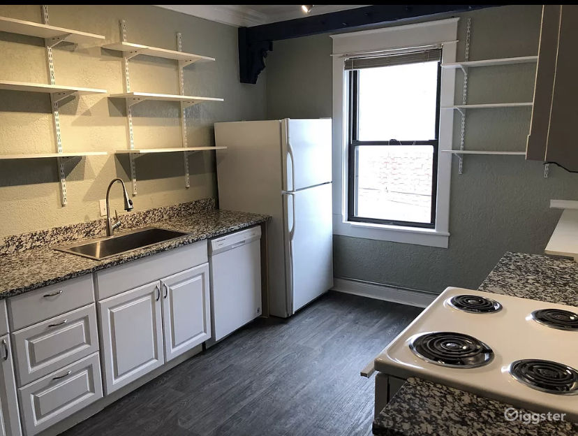 Convertible Studio Space near Plaza Rent this location on Giggster