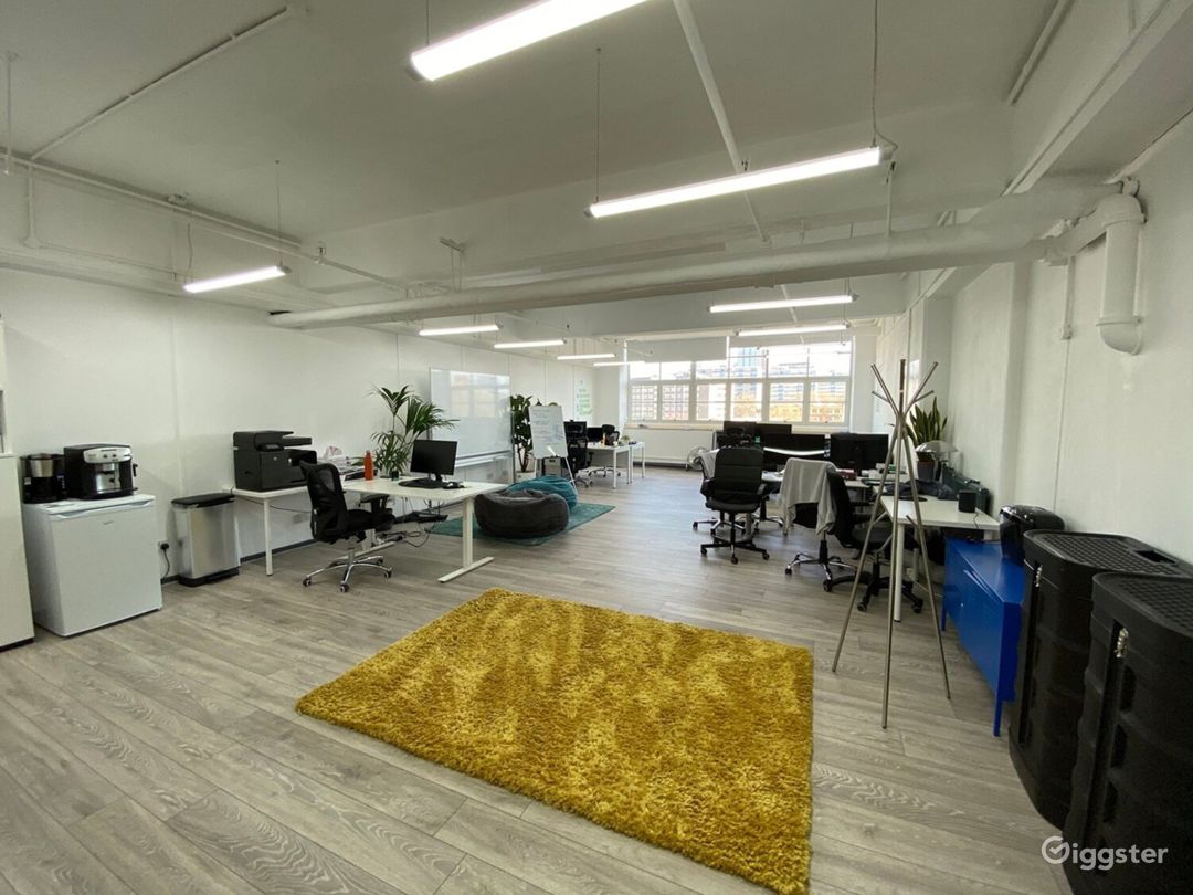 Bright Office Space in London Rent this location on Giggster