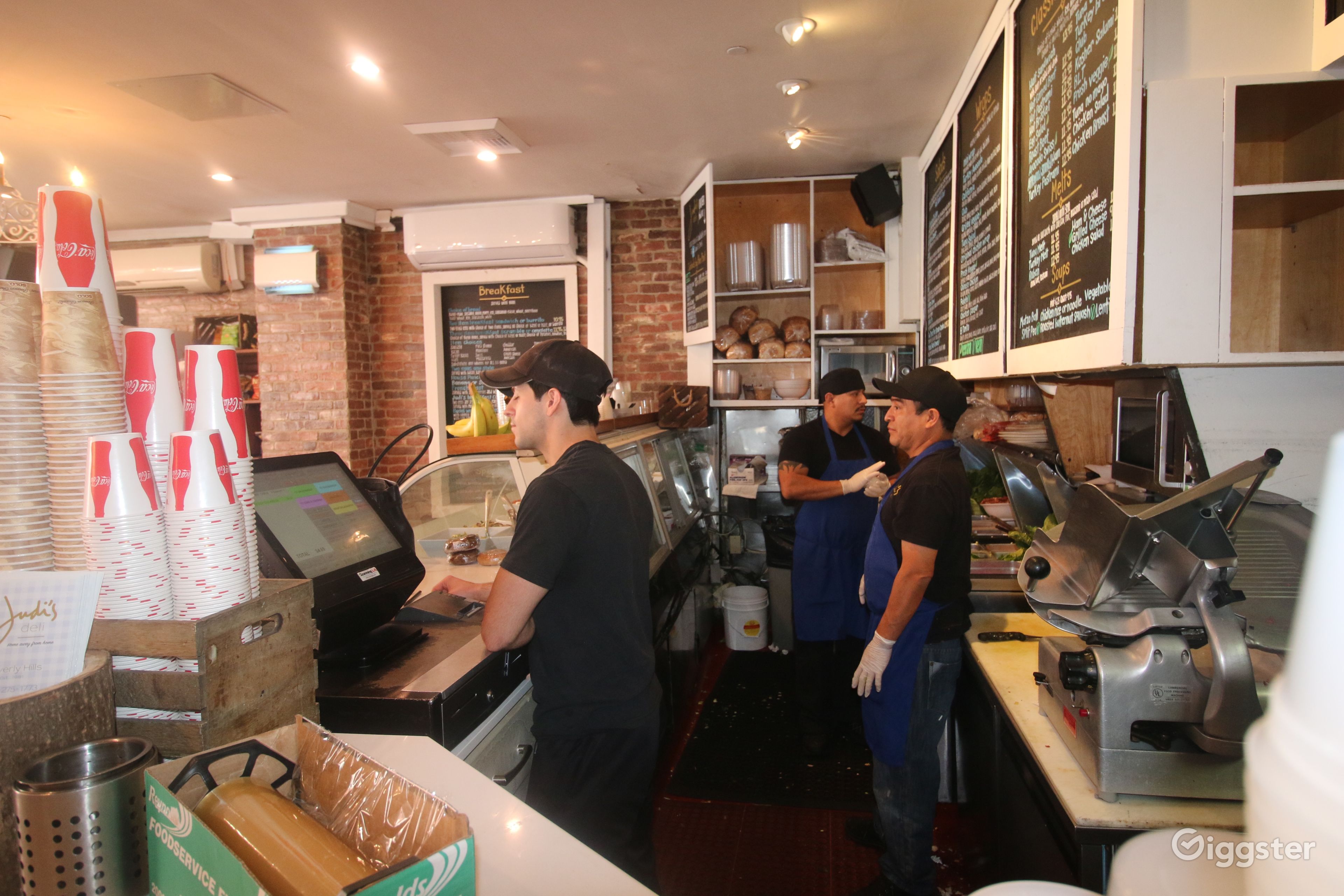 Beverly Hills Deli Rent this location on Giggster